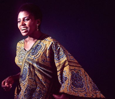 Miriam Makeba ”I see other black women imitate my style, which is no style at all, but just letting our hair be itself. They call it the Afro Look."